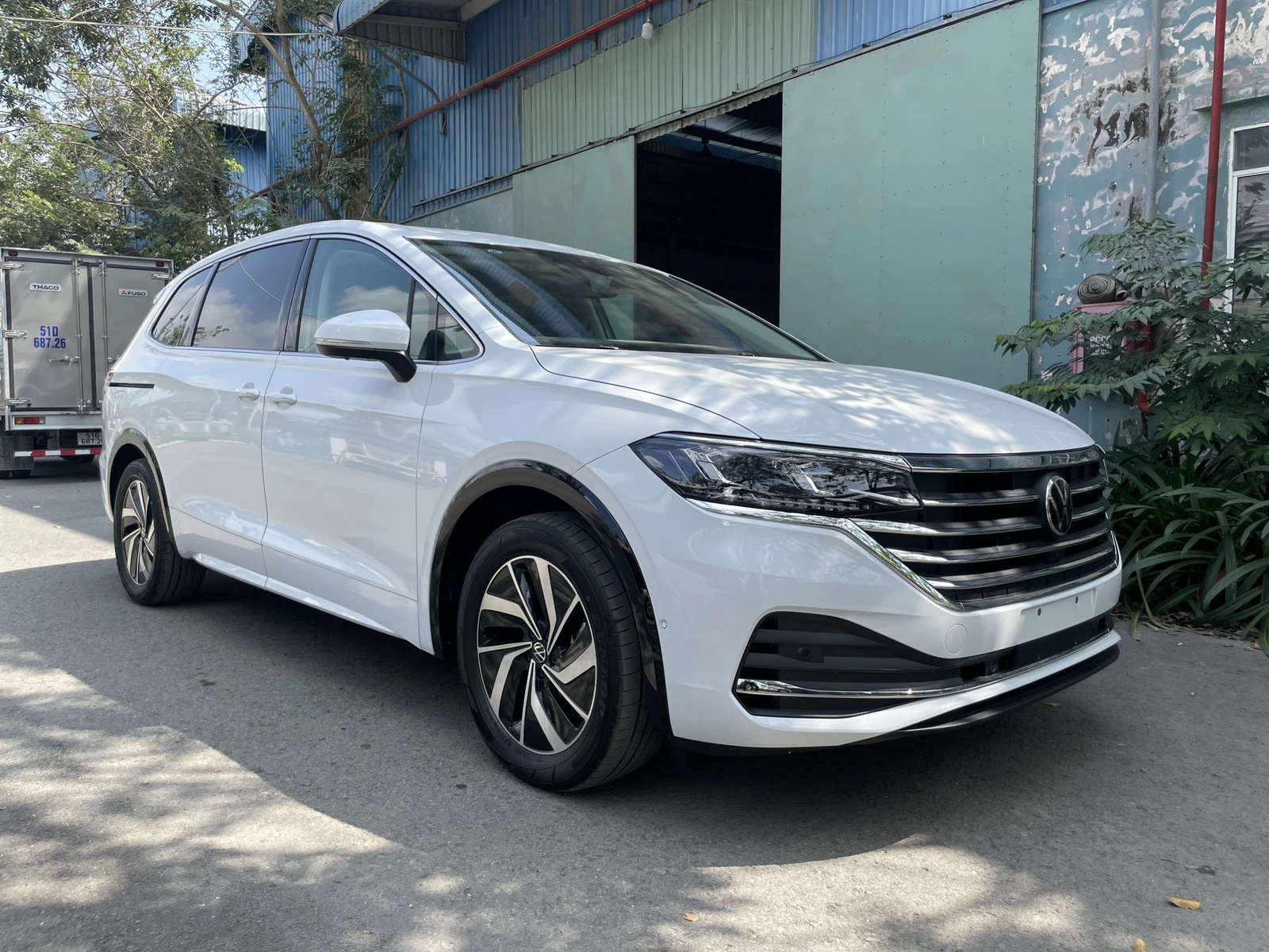 So sánh chi tiết Volkswagen Viloran: Premium và Luxury