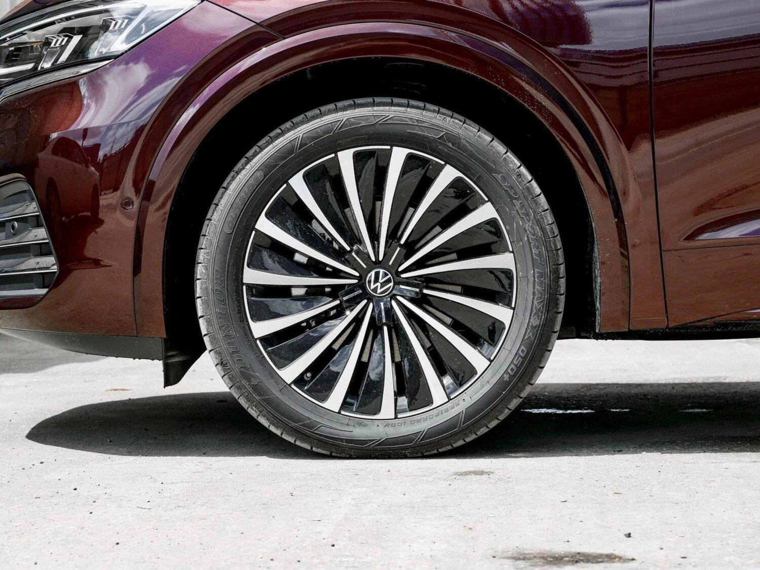 So sánh chi tiết Volkswagen Viloran: Premium và Luxury