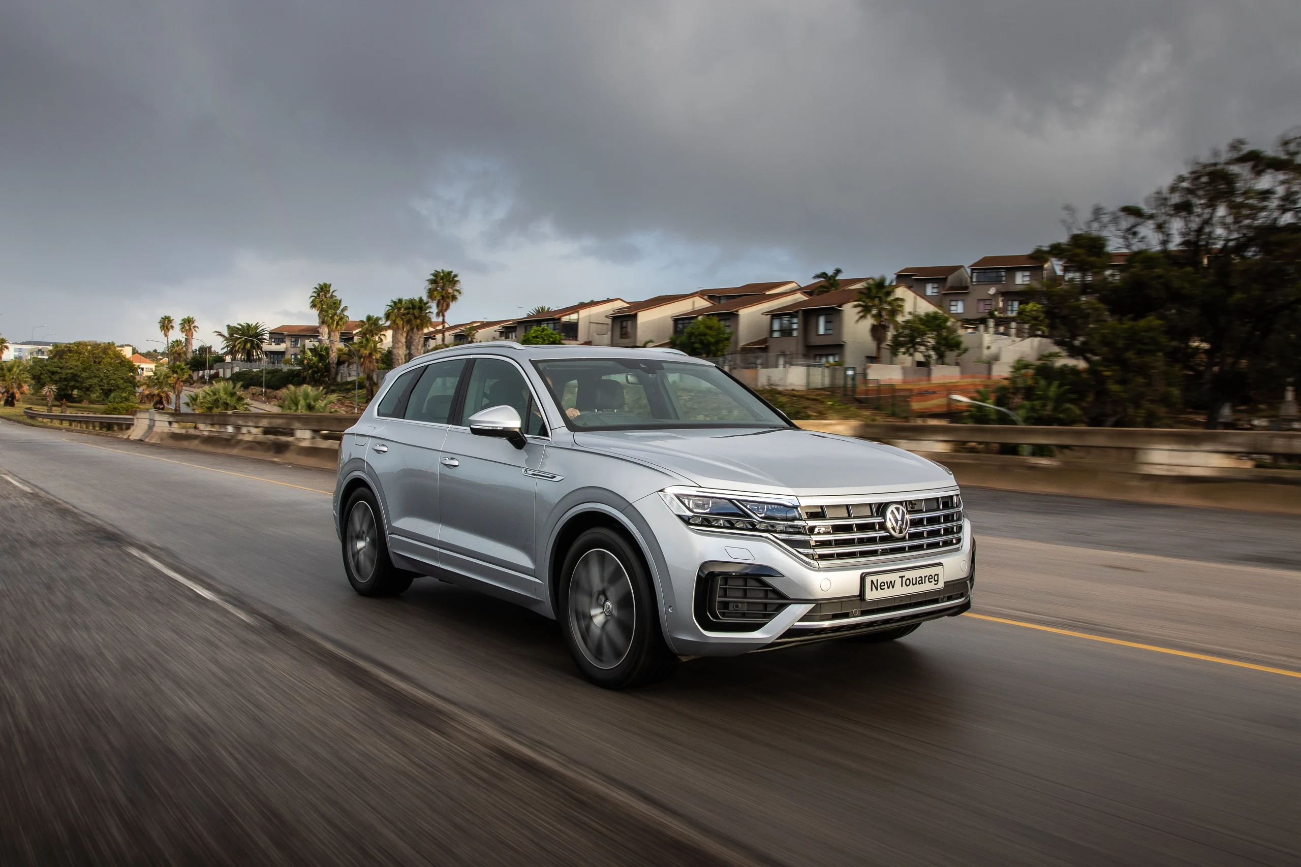 So sánh chi tiết Volkswagen Touareg Elegance và Luxury: Phiên bản nào dành cho bạn?