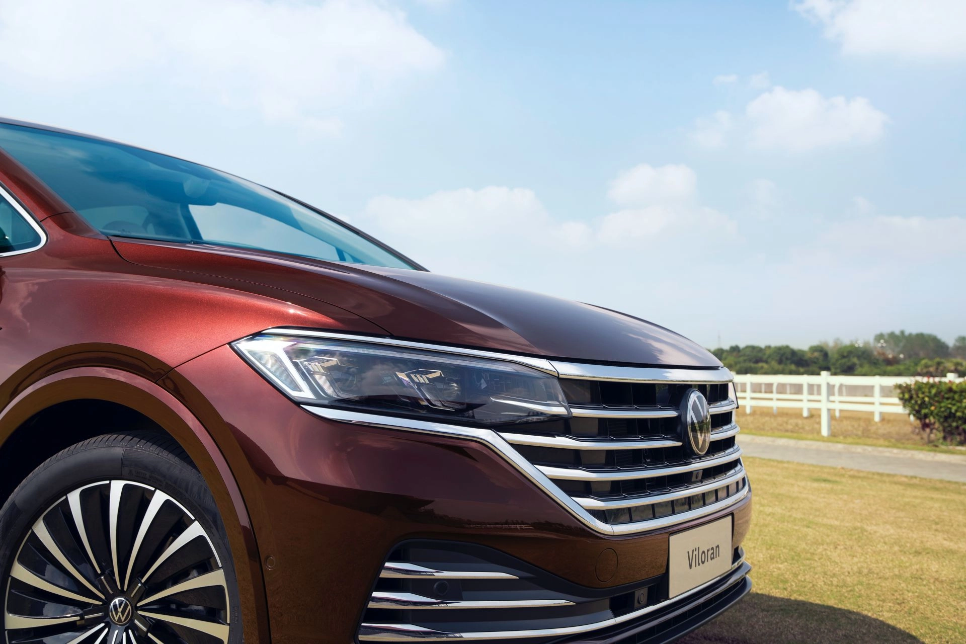 Volkswagen Viloran 2024 Premium